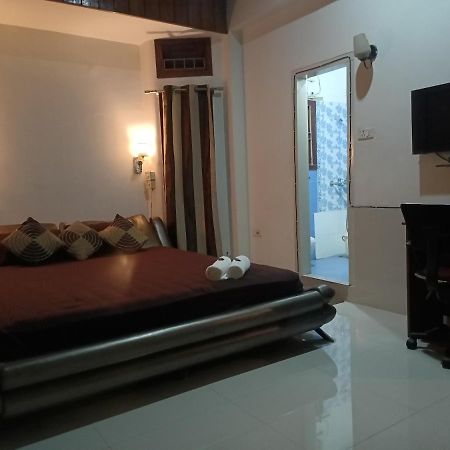 Apurba'S Pensione Dispur Guwahati Exterior foto